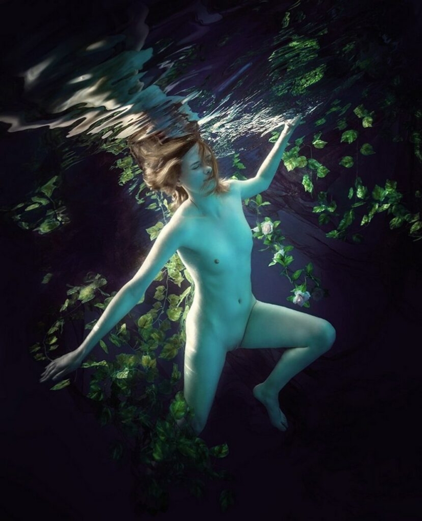 El elemento agua y la belleza del cuerpo femenino en las fotografías de Dmitry Laudin