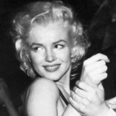 "El enano genio" Truman Capote: un favorito de mujeres y hombres, que no justificaba la confianza "El enano genio" Truman Capote: un favorito de mujeres y hombres, que no justificaba la confianza