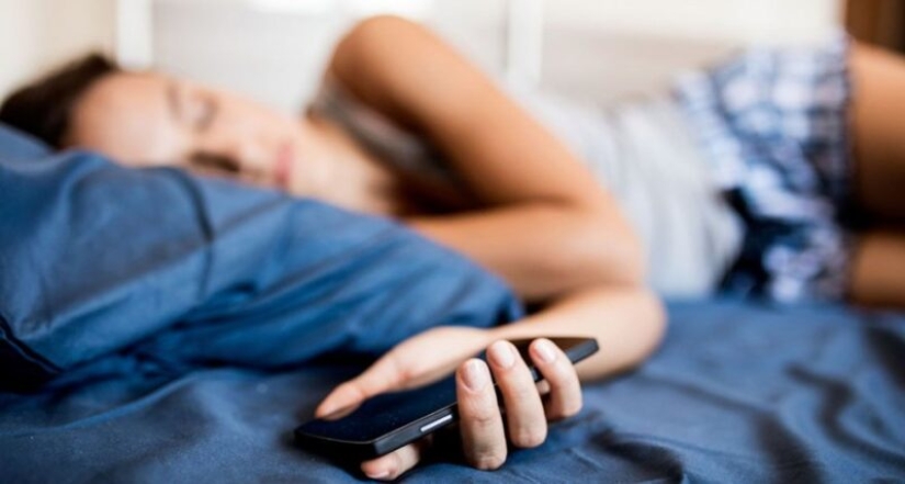 El experto explicó por qué es imposible para cargar su smartphone durante la noche