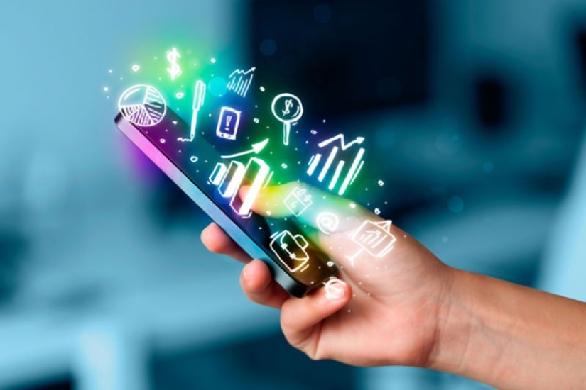 El experto no recomienda dar acceso a las aplicaciones a las funciones del teléfono inteligente sin pensar