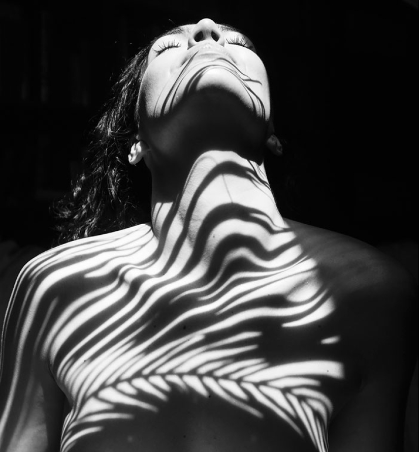 El fotógrafo Emilio Jiménez cubrió a las chicas desnudas con una sombra natural