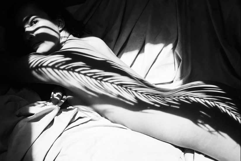 El fotógrafo Emilio Jiménez cubrió a las chicas desnudas con una sombra natural