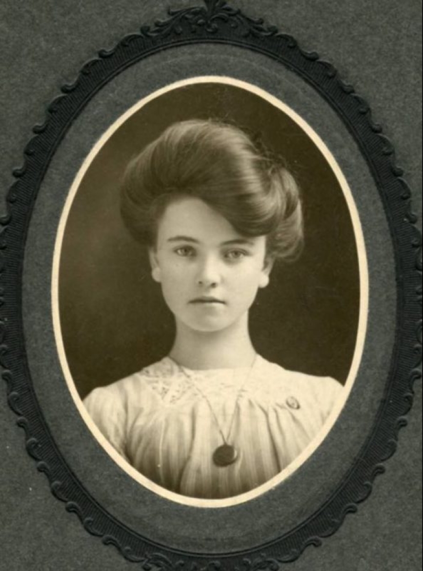 El genio de la belleza pura: atractivo natural de British niñas en el comienzo del siglo XX El genio de la belleza pura: atractivo natural de British niñas en el comienzo del siglo XX