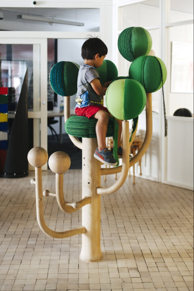 El genio ergonómico Peter Opsvik y sus increíbles muebles