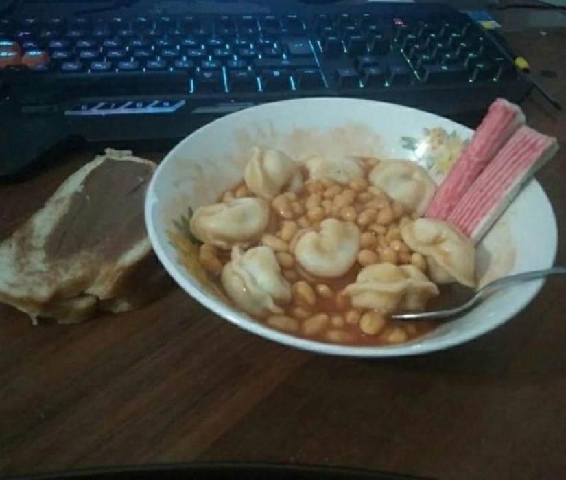 El hambre no es una tía: 25 fotos sobre un apetito maravilloso que definitivamente te hará reír El hambre no es una tía: 25 fotos sobre un apetito maravilloso que definitivamente te hará reír