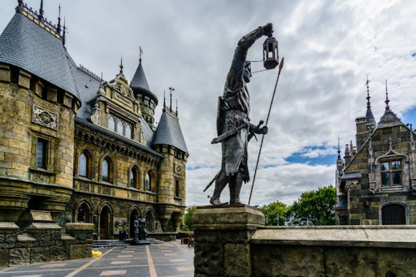 El impresionante castillo medieval de Garibaldi a orillas del Volga