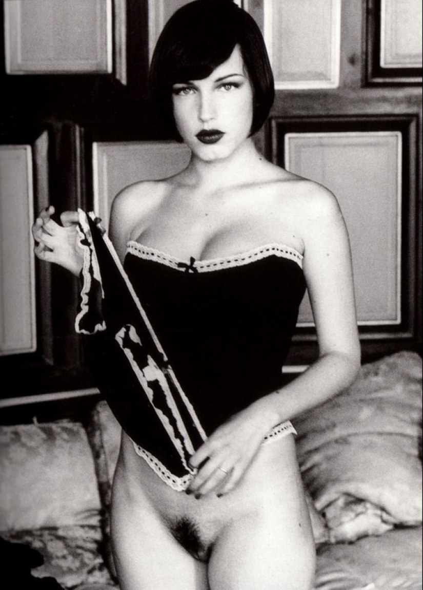 El misterio de la feminidad en fotografías eróticas de Ellen von Unwerth