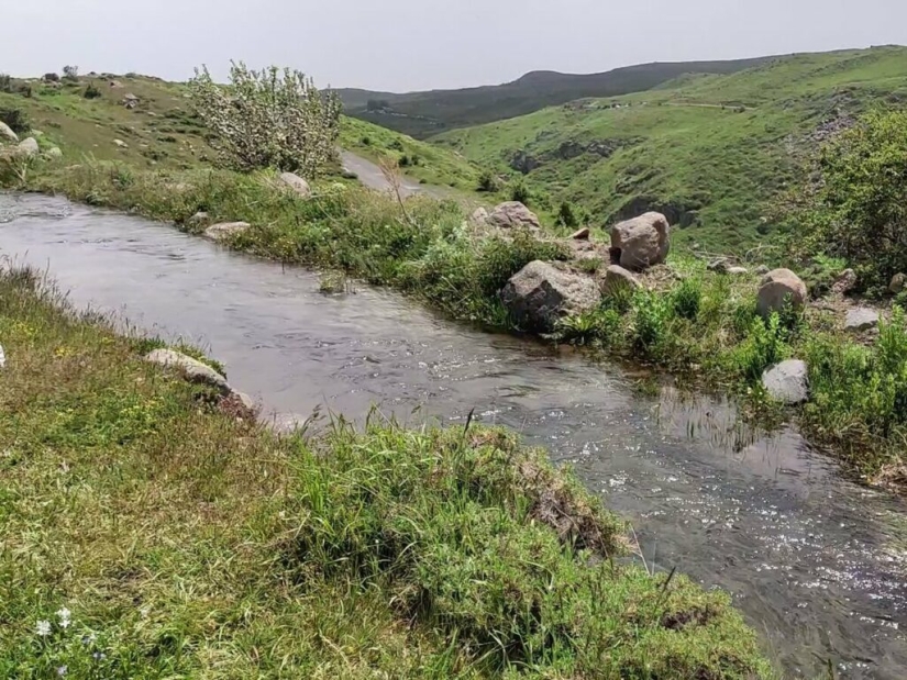 El misterio del anómalo monte Aragats armenio, donde los objetos ruedan hacia arriba El misterio del anómalo monte Aragats armenio, donde los objetos ruedan hacia arriba