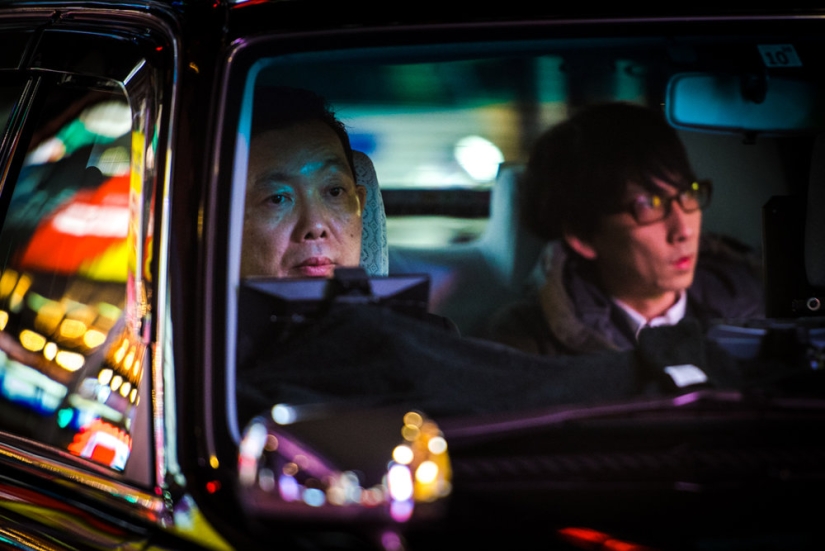 El mundo de los taxistas nocturnos perfectos en Tokio