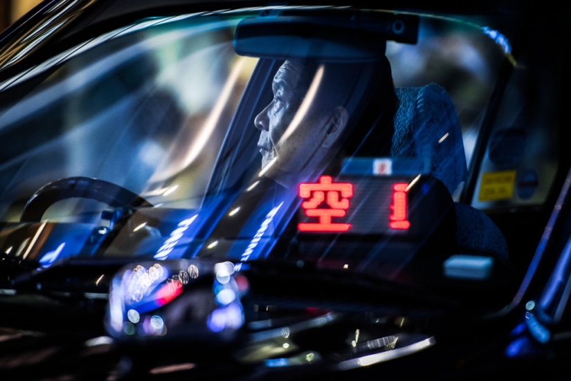 El mundo de los taxistas nocturnos perfectos en Tokio