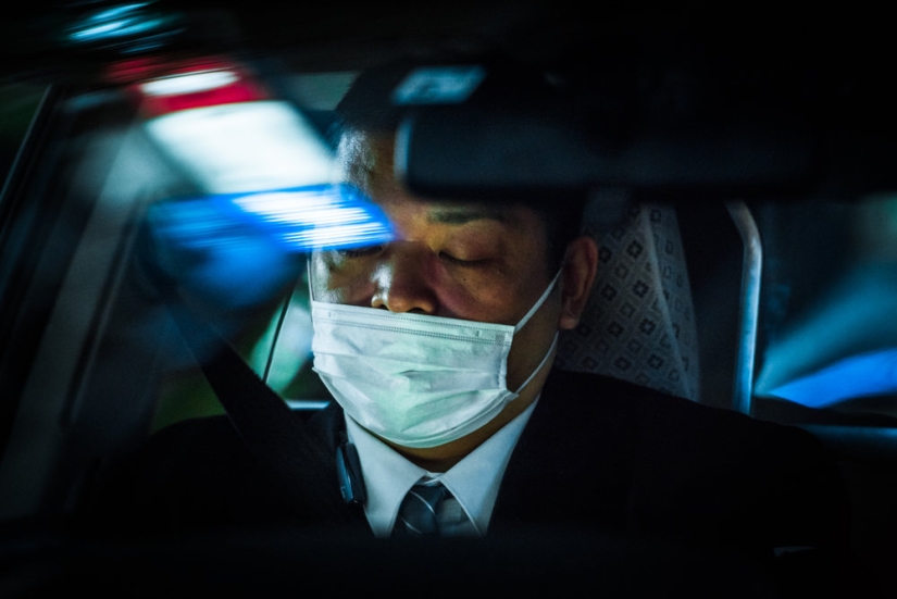El mundo de los taxistas nocturnos perfectos en Tokio