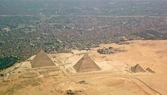 El mundo familiar se muestra con un ángulo inusual El mundo familiar se muestra con un ángulo inusual