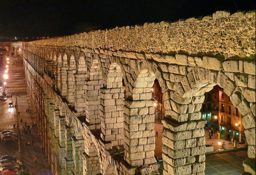 El único acueducto romano antiguo que todavía se utiliza para el fin previsto