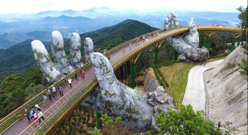 El Puente Dorado en Da Nang es un lugar en Vietnam que todos deben ver El Puente Dorado en Da Nang es un lugar en Vietnam que todos deben ver