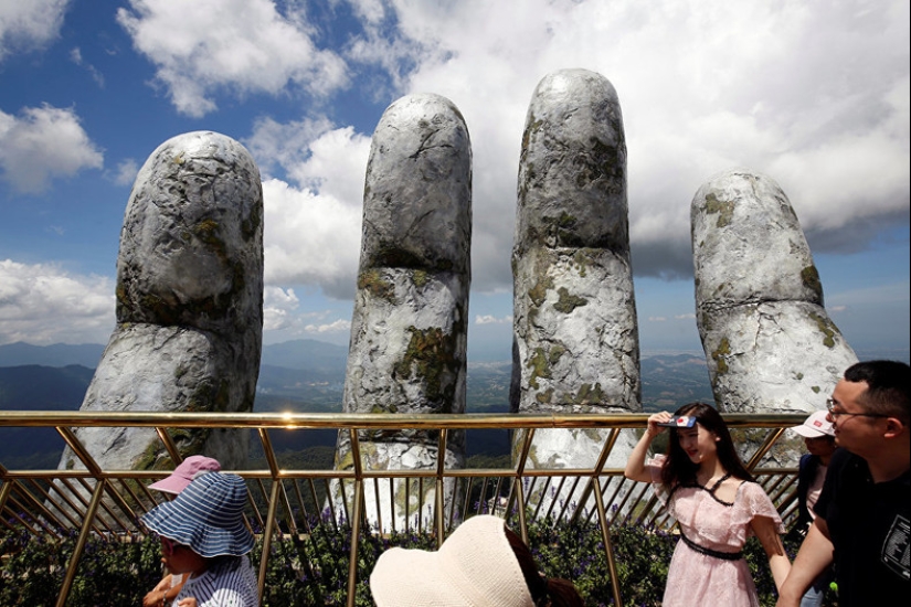 El Puente Dorado en Da Nang es un lugar en Vietnam que todos deben ver El Puente Dorado en Da Nang es un lugar en Vietnam que todos deben ver