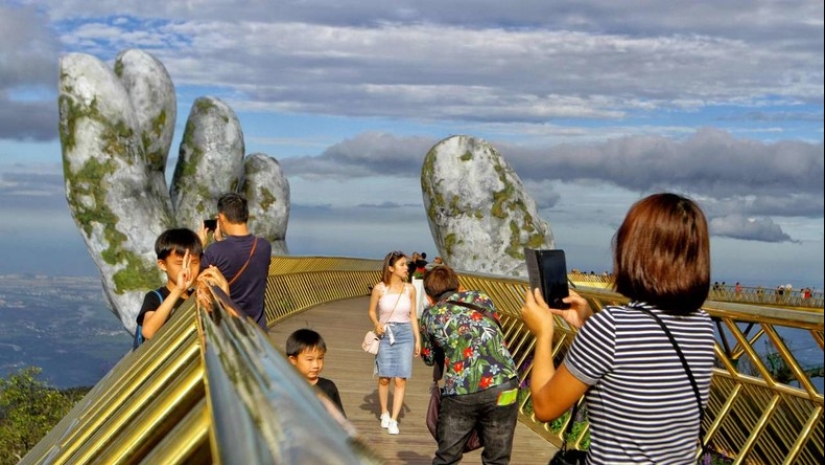 El Puente Dorado en Da Nang es un lugar en Vietnam que todos deben ver El Puente Dorado en Da Nang es un lugar en Vietnam que todos deben ver