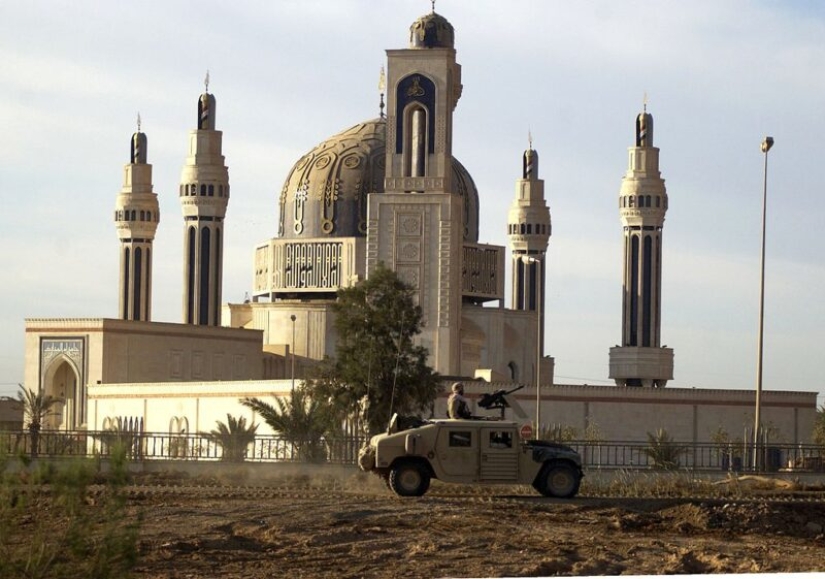 El secreto del " Corán Sangriento—: un libro escrito con la sangre de Saddam Hussein El secreto del " Corán Sangriento—: un libro escrito con la sangre de Saddam Hussein