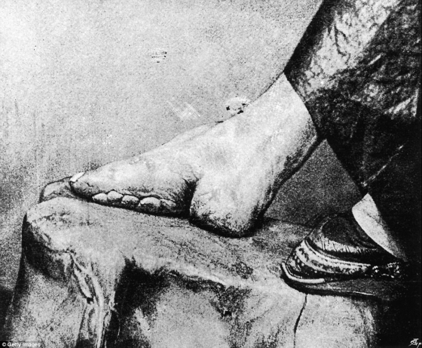 En el pueblo de "Bound Feet" viven las últimas mujeres chinas que sufren de una antigua tradición cruel