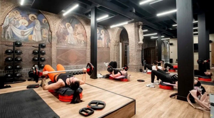 En lugar de un sermón, un entrenamiento: cómo una antigua iglesia en los Países Bajos se convirtió en un gimnasio