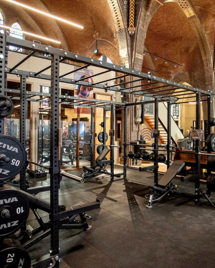 En lugar de un sermón, un entrenamiento: cómo una antigua iglesia en los Países Bajos se convirtió en un gimnasio