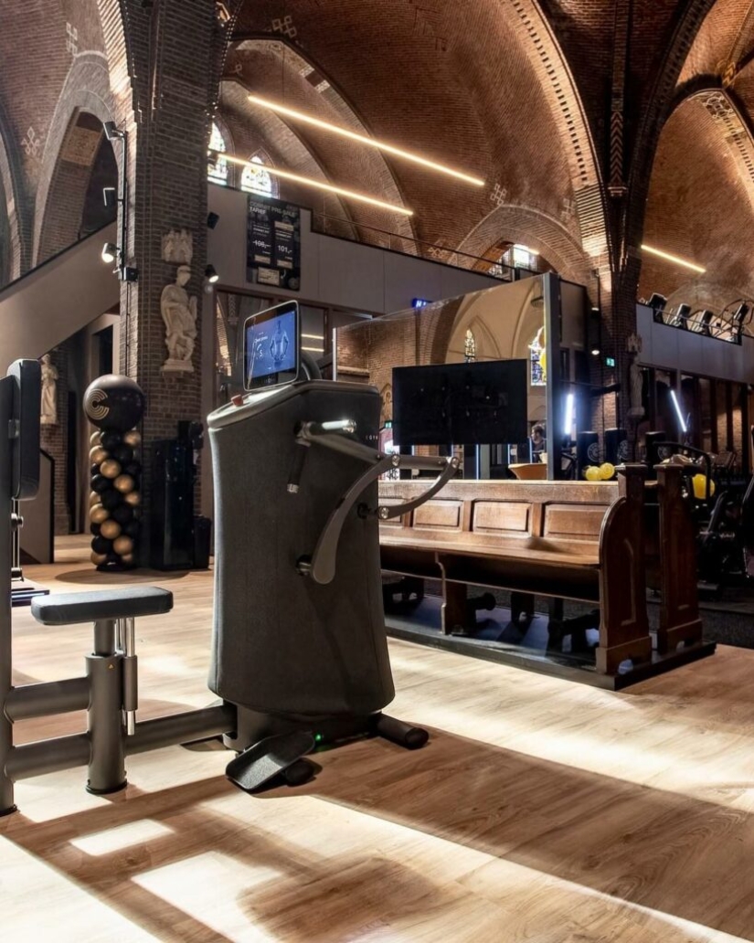 En lugar de un sermón, un entrenamiento: cómo una antigua iglesia en los Países Bajos se convirtió en un gimnasio