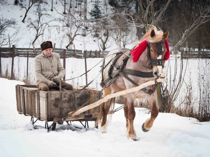 Encantadoras de la naturaleza y las tradiciones antiguas de Rumania Encantadoras de la naturaleza y las tradiciones antiguas de Rumania