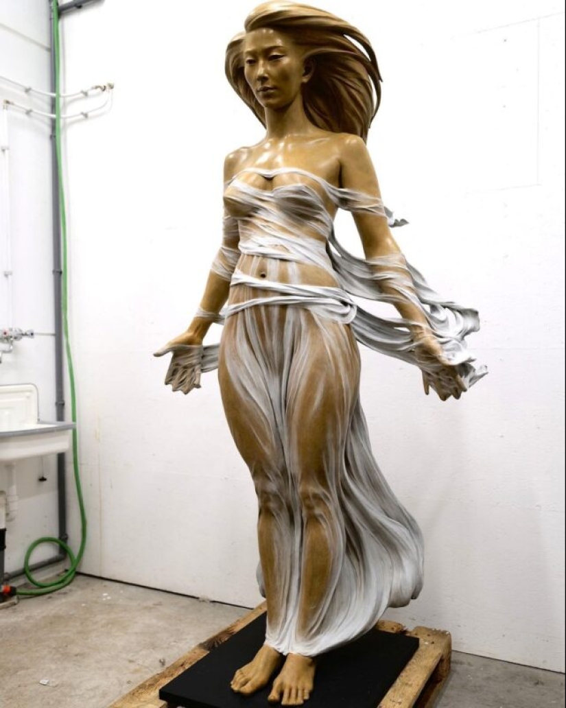 Escultores sexy e increíblemente realistas por Luo Li Rong