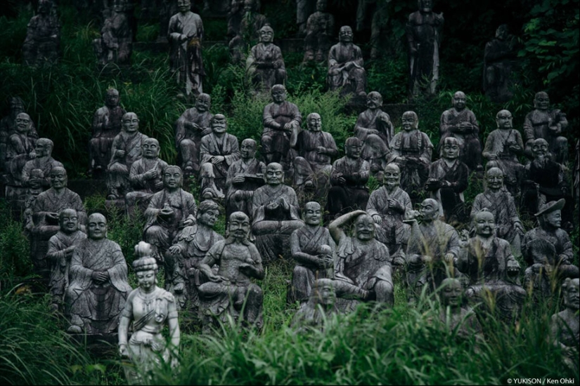 Espeluznante pueblo japonés donde solo viven estatuas Espeluznante pueblo japonés donde solo viven estatuas