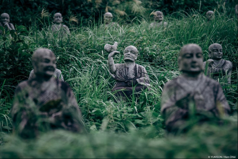 Espeluznante pueblo japonés donde solo viven estatuas Espeluznante pueblo japonés donde solo viven estatuas