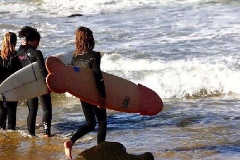 Estoy acostado en la playa: turistas monstruosamente hermosos que se pueden encontrar en cualquier playa Estoy acostado en la playa: turistas monstruosamente hermosos que se pueden encontrar en cualquier playa