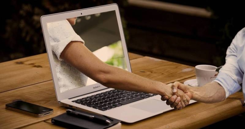 Etiqueta en la red — 10 reglas de comunicación en línea de las que no puede prescindir hoy Etiqueta en la red — 10 reglas de comunicación en línea de las que no puede prescindir hoy
