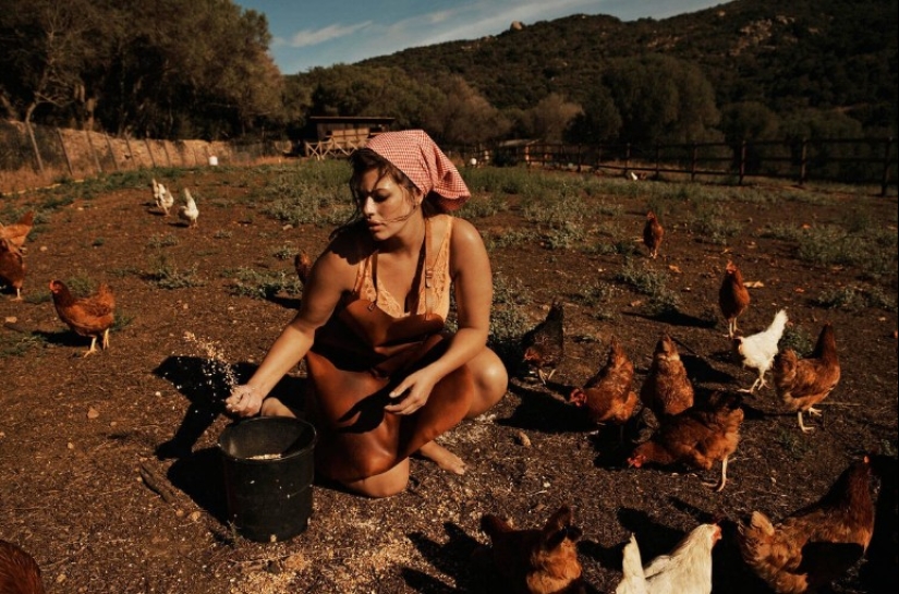 Experimentos fotográficos de Lachlan Bailey: supermodelos en una granja y erotismo en campos polvorientos Experimentos fotográficos de Lachlan Bailey: supermodelos en una granja y erotismo en campos polvorientos