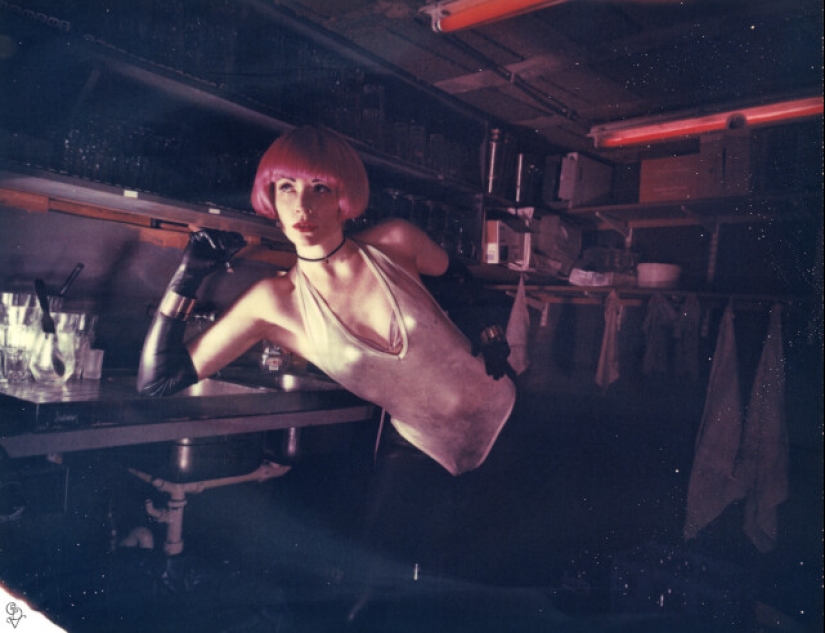 Extrañas historias de la fotógrafa belga Carmen De Vos