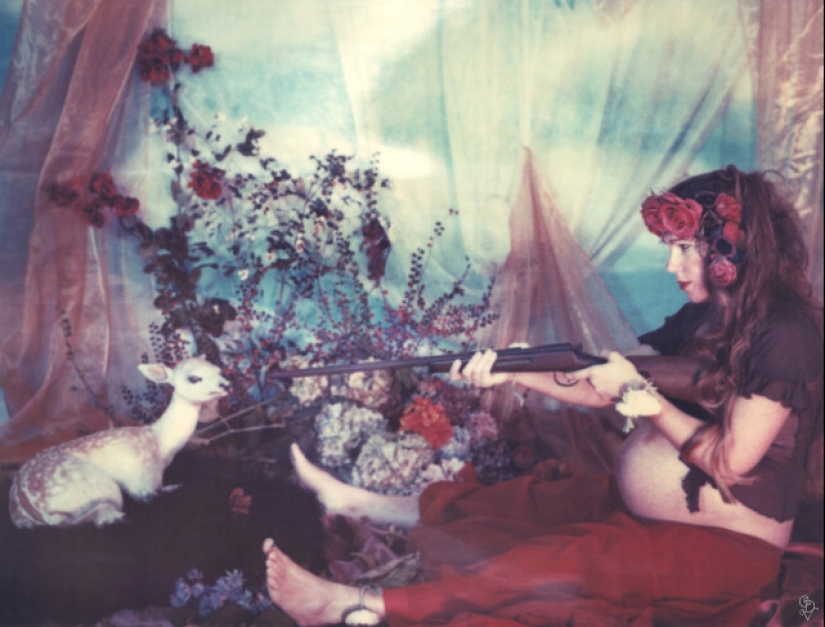 Extrañas historias de la fotógrafa belga Carmen De Vos