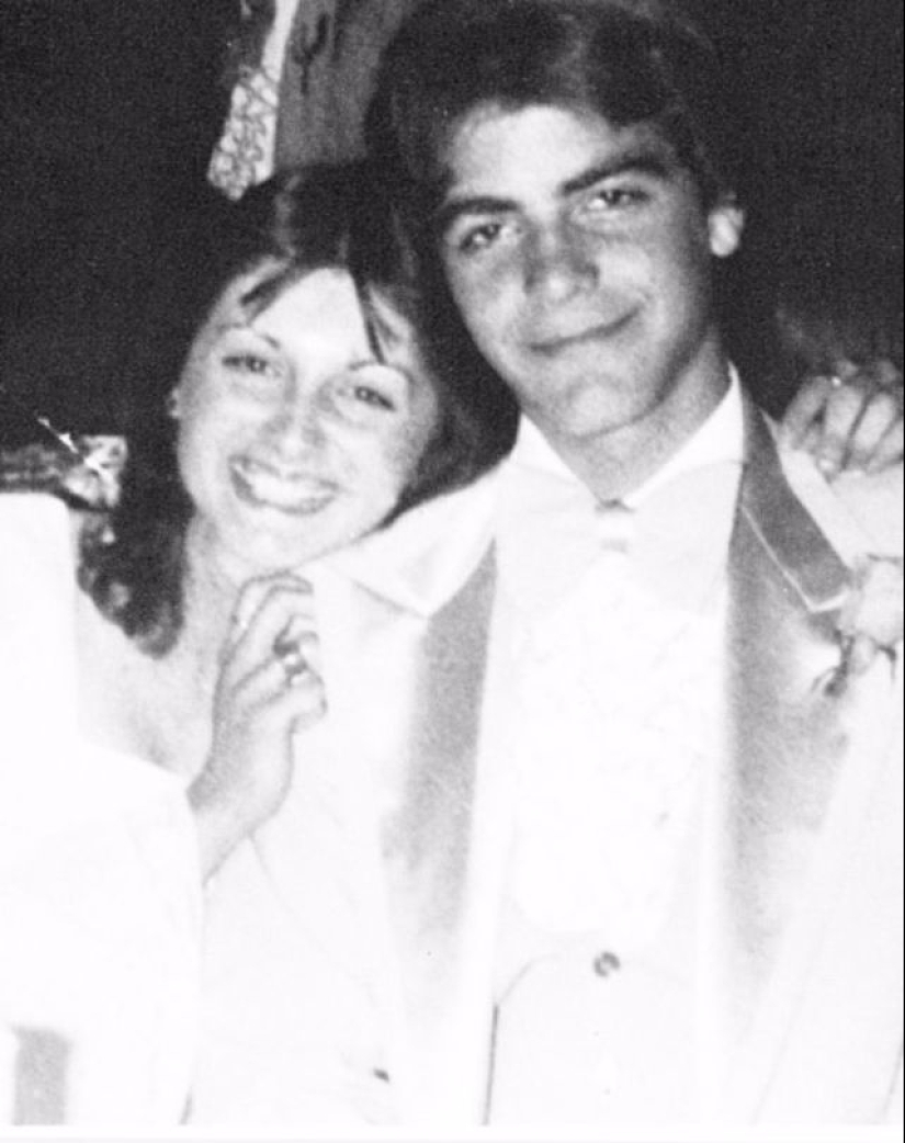 Extraño y divertido a las fotos de las estrellas de graduación de la escuela secundaria