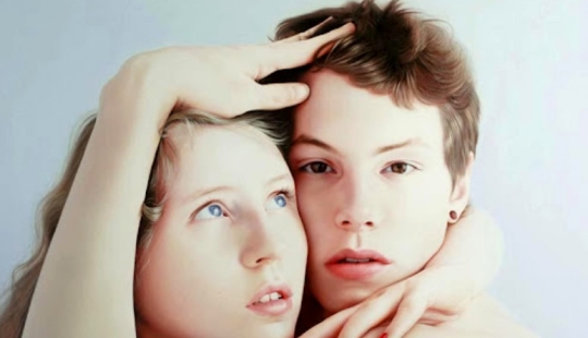 Facetas del talento del maestro del erotismo realista Hubert de Lartigue