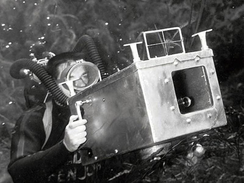 Fantastic retrophotographs from the bottom of the lake