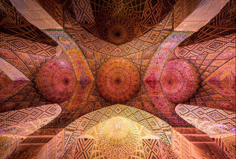 Fascinating and hypnotizing arches of mosques