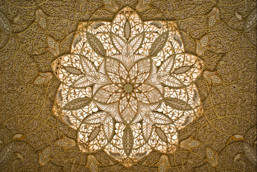 Fascinating and hypnotizing arches of mosques