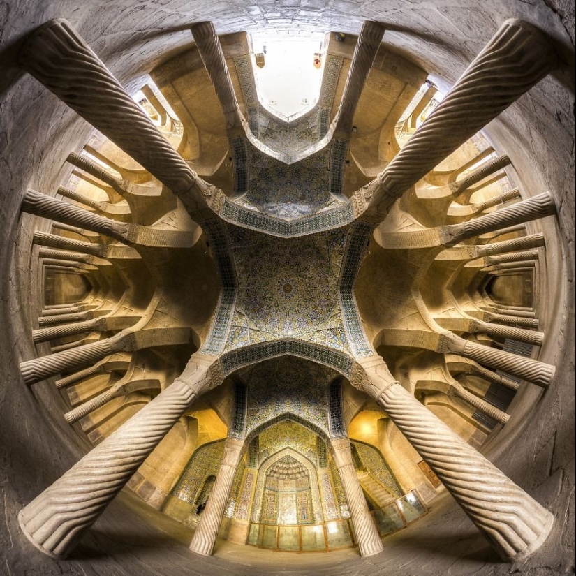 Fascinating and hypnotizing arches of mosques