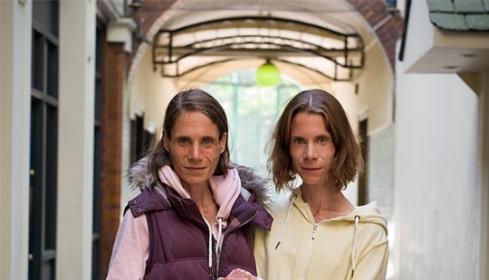 Fascinating portraits of twins