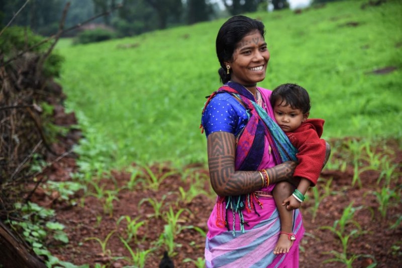 Fealdad en aras de la felicidad: cómo las madres en África e India mutilan a sus hijas para organizar sus vidas