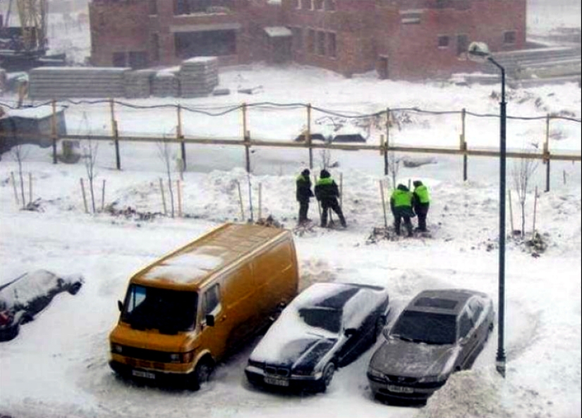 Fear and laughter in the Russian housing and communal services