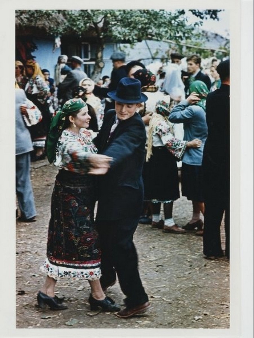 Features of a Soviet-style wedding celebration Features of a Soviet-style wedding celebration