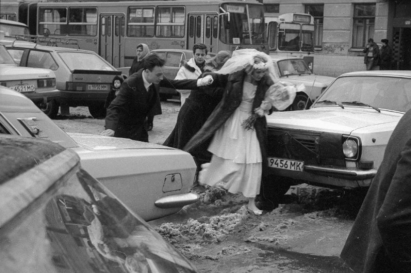 Features of a Soviet-style wedding celebration Features of a Soviet-style wedding celebration