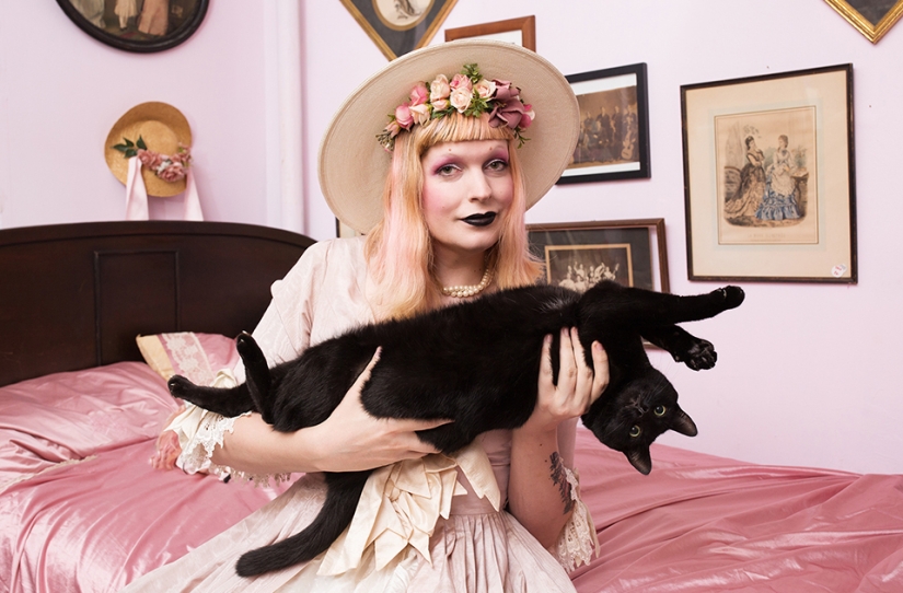 Female Cats Female Cats