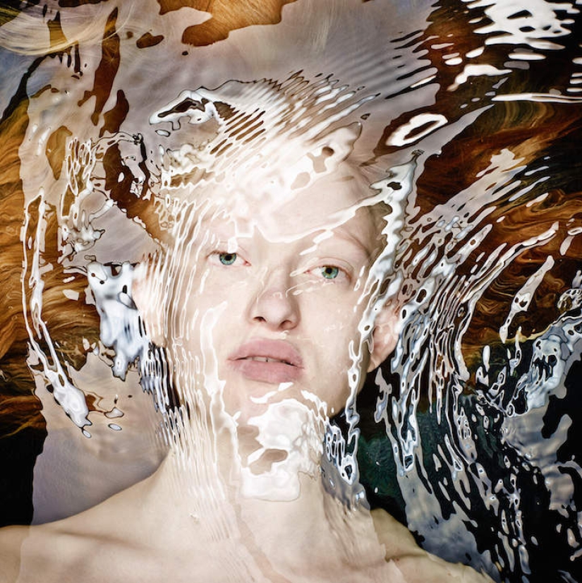 Femininity itself: underwater portraits of girls from the studio Staudinger+Franke