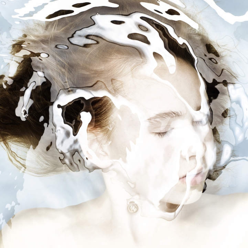 Femininity itself: underwater portraits of girls from the studio Staudinger+Franke