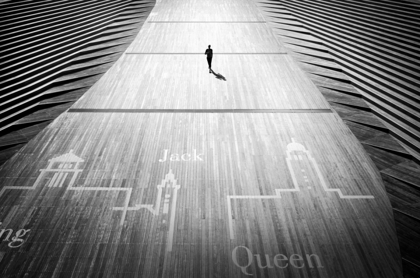 Figuras solitarias en un mundo en blanco y negro: imágenes fascinantes de un fotógrafo japonés Figuras solitarias en un mundo en blanco y negro: imágenes fascinantes de un fotógrafo japonés