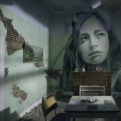 Fleeting beauty: portraits of women in abandoned houses
